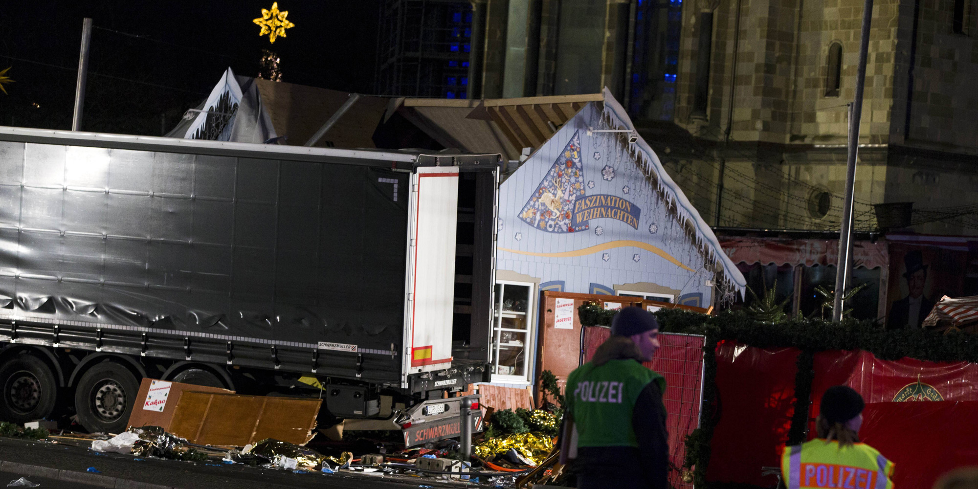 Lkw Fährt In Berliner Weihnachtsmarkt - Schock Und Trauer Nach ...