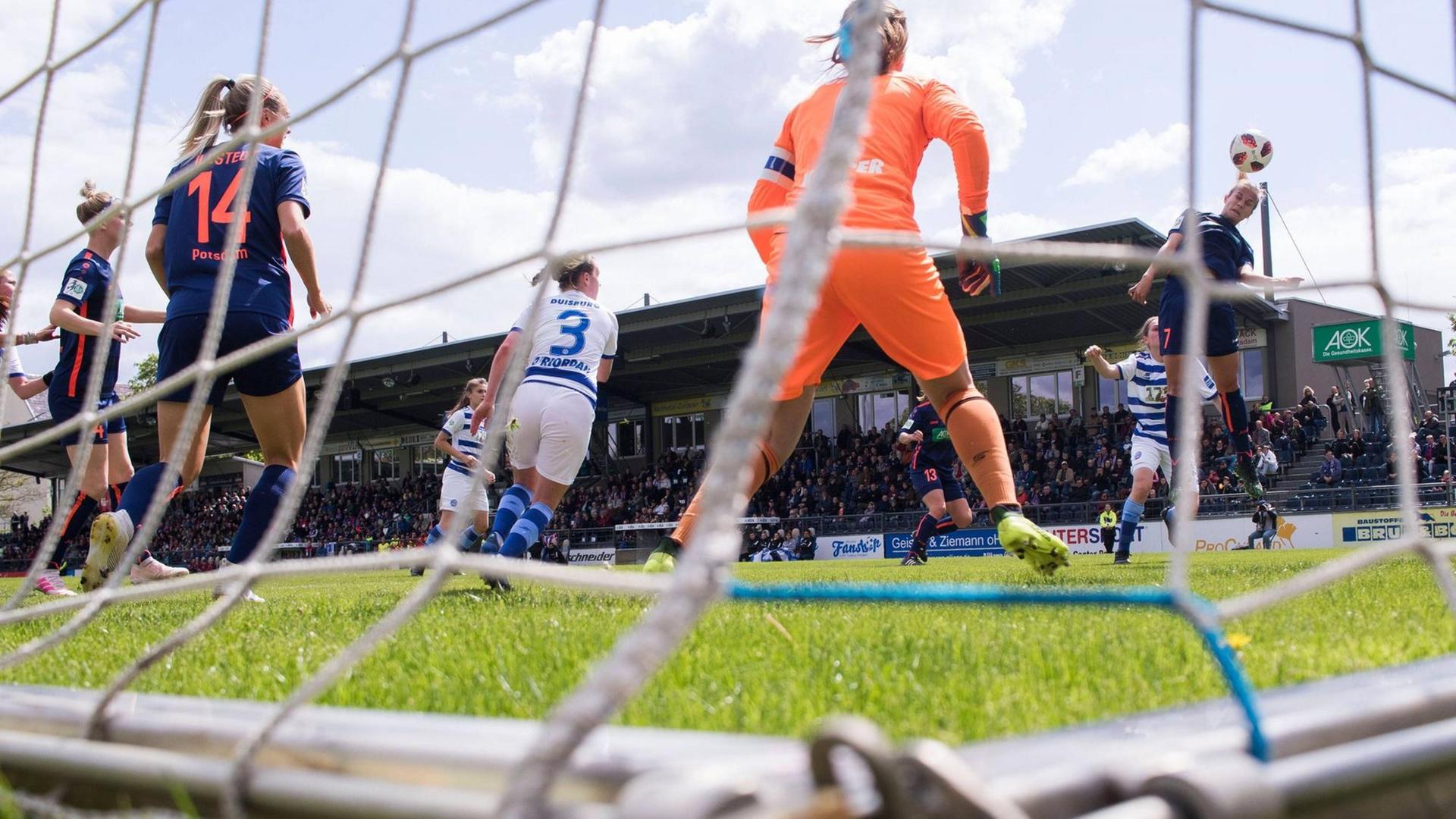 Tor-Szene aus einem Spiel Turbine Potsdam gegen MSV Duisburg Tor-Szene aus einem Spiel Turbine Potsdam gegen MSV Duisburg