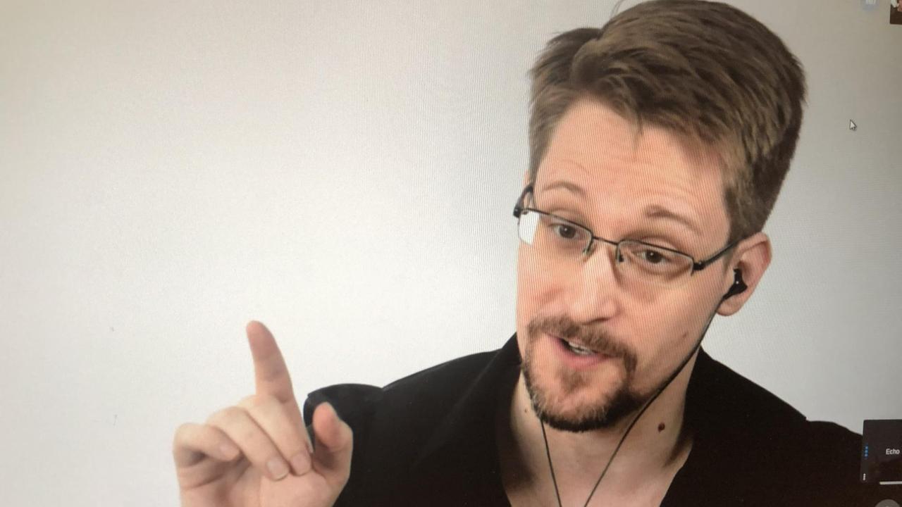 Der Whistleblower Edward Snowden im Interview mit dem Deutschlandfunk