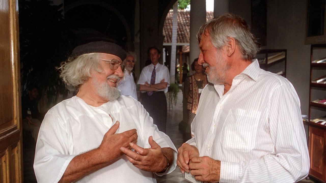 Der Schauspieler Dietmar Schönherr (re.) war eine der Symbolfiguren der Solidarität mit den Sandinisten in Nicaragua. Links der Dichter Ernesto Cardenal.