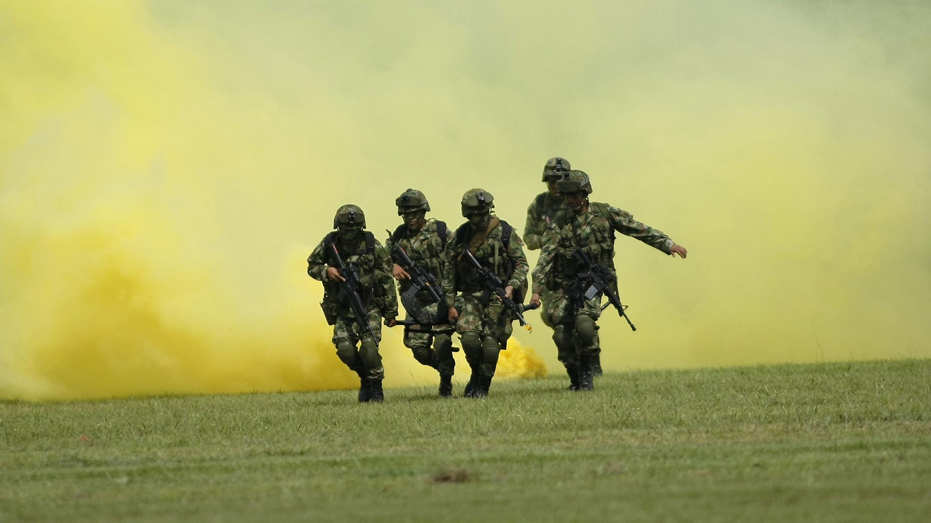 Soldaten im kolumbianischen Bürgerkrieg Soldaten im kolumbianischen Bürgerkrieg
