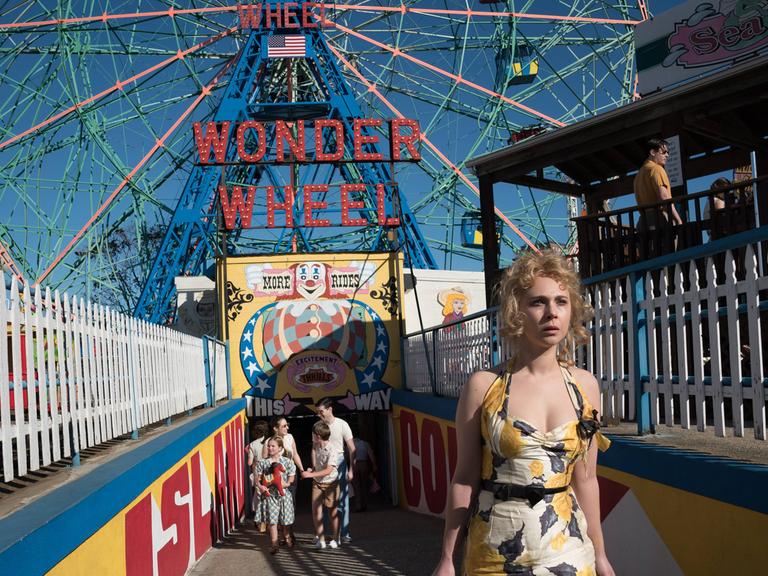 Szene aus dem Film "Wonder Wheel" im Coney Island der Fünfzigerjahre