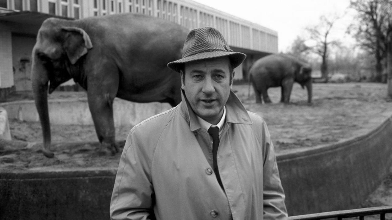 Manfred Kurg in den 1980er-Jahren im Berliner Zoo vorm Elefantengehege. Manfred Kurg in den 1980er-Jahren im Berliner Zoo vorm Elefantengehege.