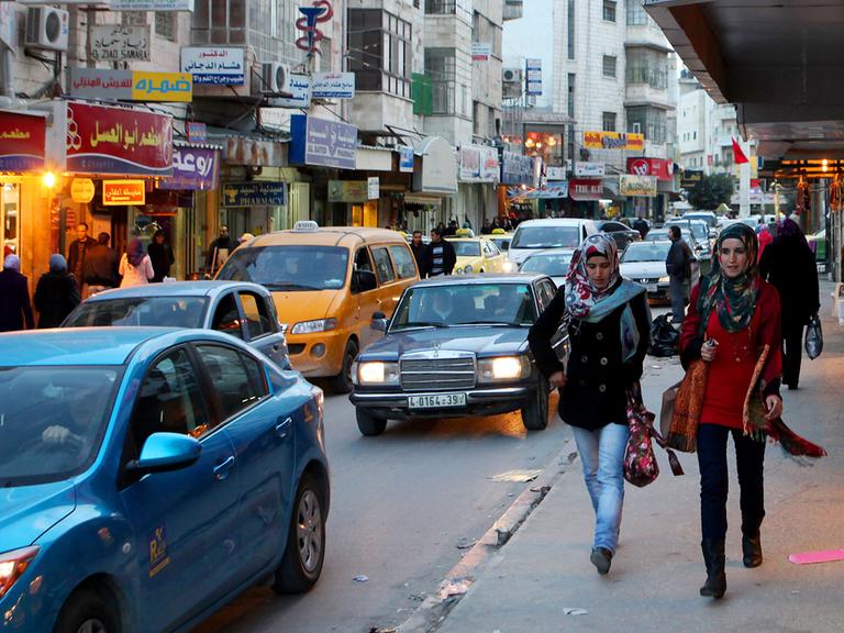 Eine Karriere als Rennfahrerin streben wohl die wenigsten Palästinenserinnen an, auch nicht in der größten Stadt Ramallah. 