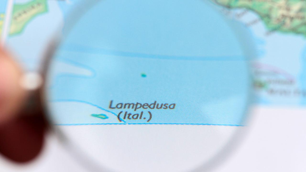 Lampedusa durch eine Lupe gesehen