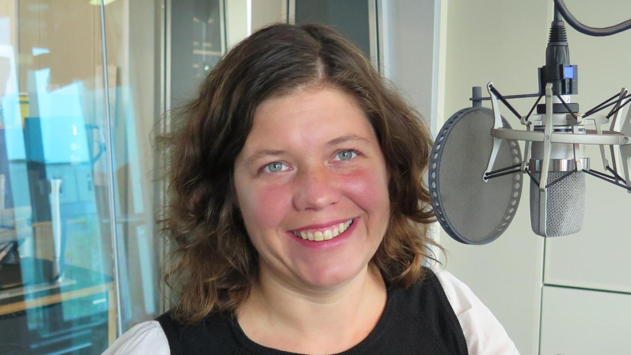 Die Autorin Julia Friedrichs zu Gast bei Deutschlandfunk Kultur in Berlin. Die Autorin Julia Friedrichs zu Gast bei Deutschlandfunk Kultur in Berlin.