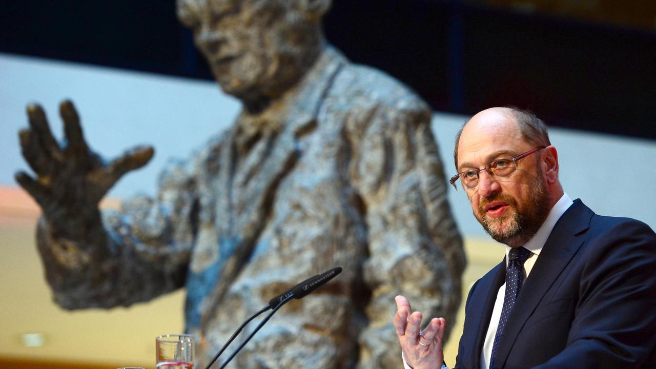 Der SPD-Vorsitzende Martin Schulz beim 36. Evangelischen Kirchentag in Berlin. Der SPD-Vorsitzende Martin Schulz beim 36. Evangelischen Kirchentag in Berlin.