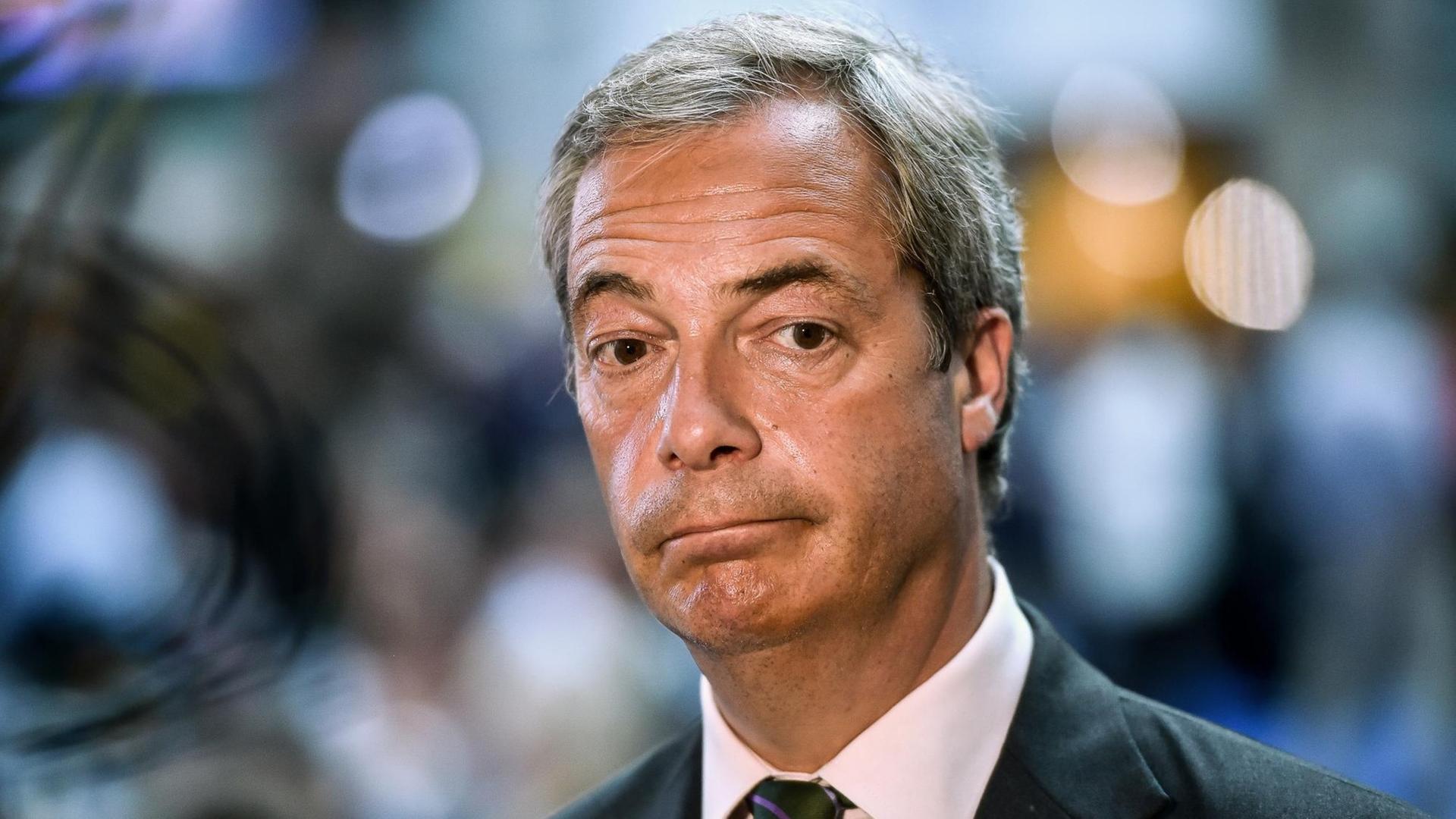 Nigel Farage, Ex-UKIP-Chef mit traurigem Gesichtsausdruck Nigel Farage, Ex-UKIP-Chef mit traurigem Gesichtsausdruck