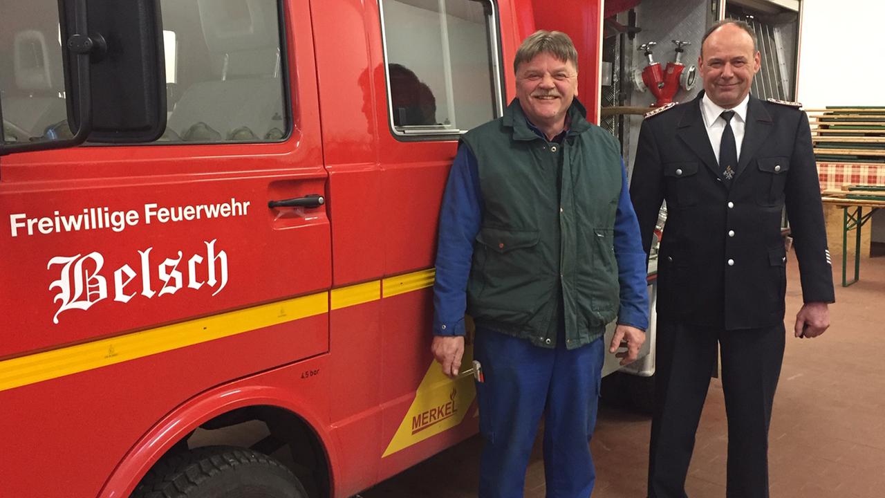 Freiwillige Feuerwehr Belsch: Hans-Rüdiger Brandt und Wehrführer Stefan Pfüller Freiwillige Feuerwehr Belsch: Hans-Rüdiger Brandt und Wehrführer Stefan Pfüller