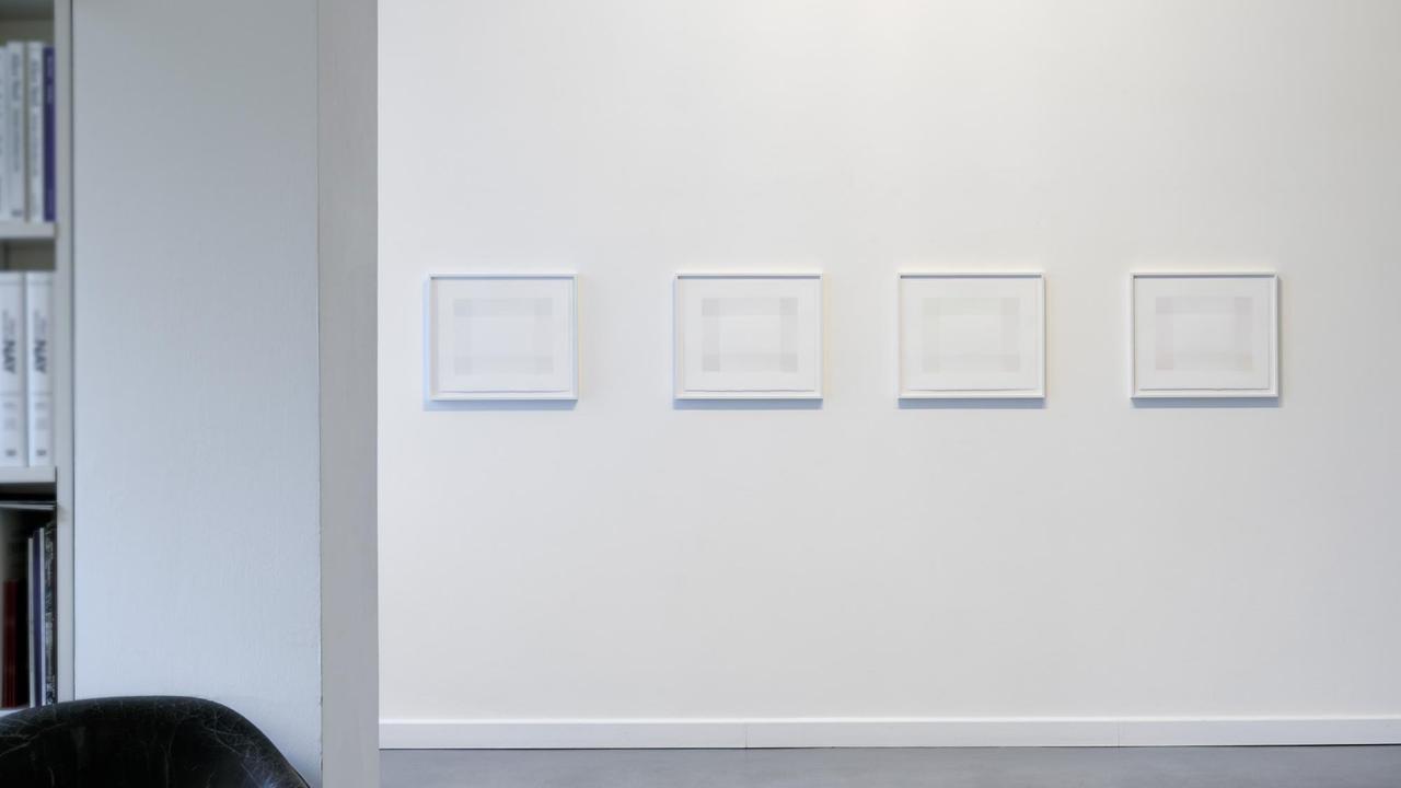 Ausstellungsansicht der Galerie Aurel Scheibler mit Werken von Tom Chamberlain. Ausstellungsansicht der Galerie Aurel Scheibler mit Werken von Tom Chamberlain.