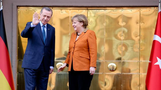 Bundeskanzlerin Merkel mit dem türkischen Regierungschef Erdogan in Ankara