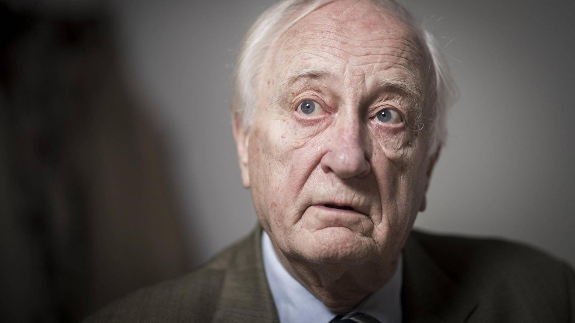 Historiker Heinrich August Winkler, aufgenommen waehrend eines Interviews in seinem Buero. Berlin, 25.10.2017. Berlin Deutschland *** Historians Heinrich August Winkler Date waehrend a Interviews in his Office Berlin 25 10 2017 Berlin Germany PUBLICATIONxINxGERxSUIxAUTxONLY Copyright: xFlorianxGaertner/photothek.netx Historiker Heinrich August Winkler, aufgenommen waehrend eines Interviews in seinem Buero. Berlin, 25.10.2017. Berlin Deutschland *** Historians Heinrich August Winkler Date waehrend a Interviews in his Office Berlin 25 10 2017 Berlin Germany PUBLICATIONxINxGERxSUIxAUTxONLY Copyright: xFlorianxGaertner/photothek.netx