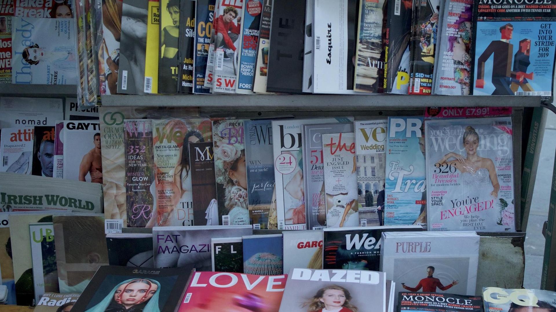Zeitschriften an einem britischen Kisok Zeitschriften an einem britischen Kisok