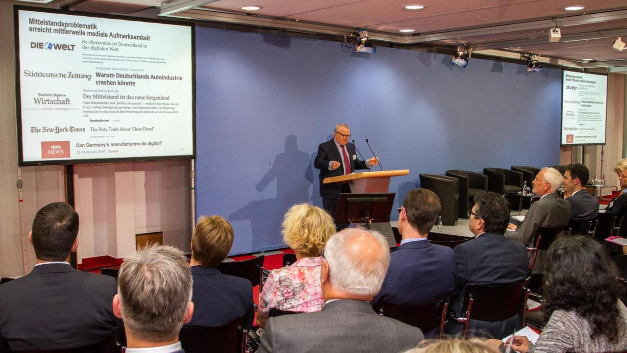 Fachkonferenz in Berlin über die Rolle der Hochschulen als Innovationstreiber für die Regionen Fachkonferenz in Berlin über die Rolle der Hochschulen als Innovationstreiber für die Regionen