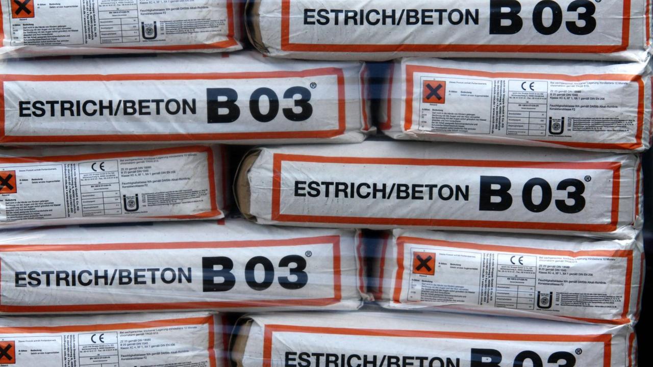 Säcke mit Estrich/Beton Säcke mit Estrich/Beton