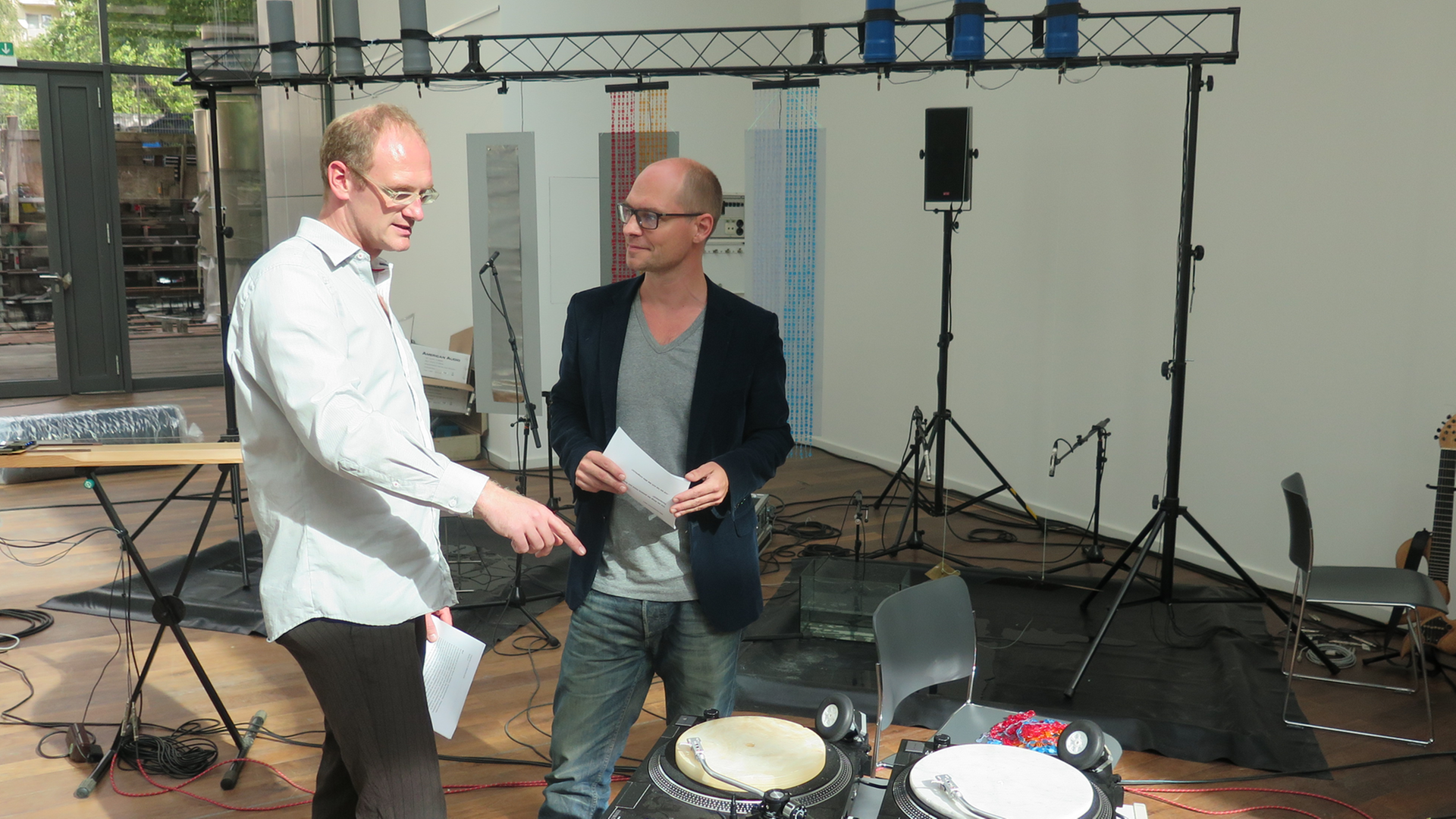 Marcus Gammel und Korbinian Frenzel vor der Klanginstallation zu unserem Projekt KLIMA|ANLAGE Marcus Gammel und Korbinian Frenzel vor der Klanginstallation zu unserem Projekt KLIMA|ANLAGE