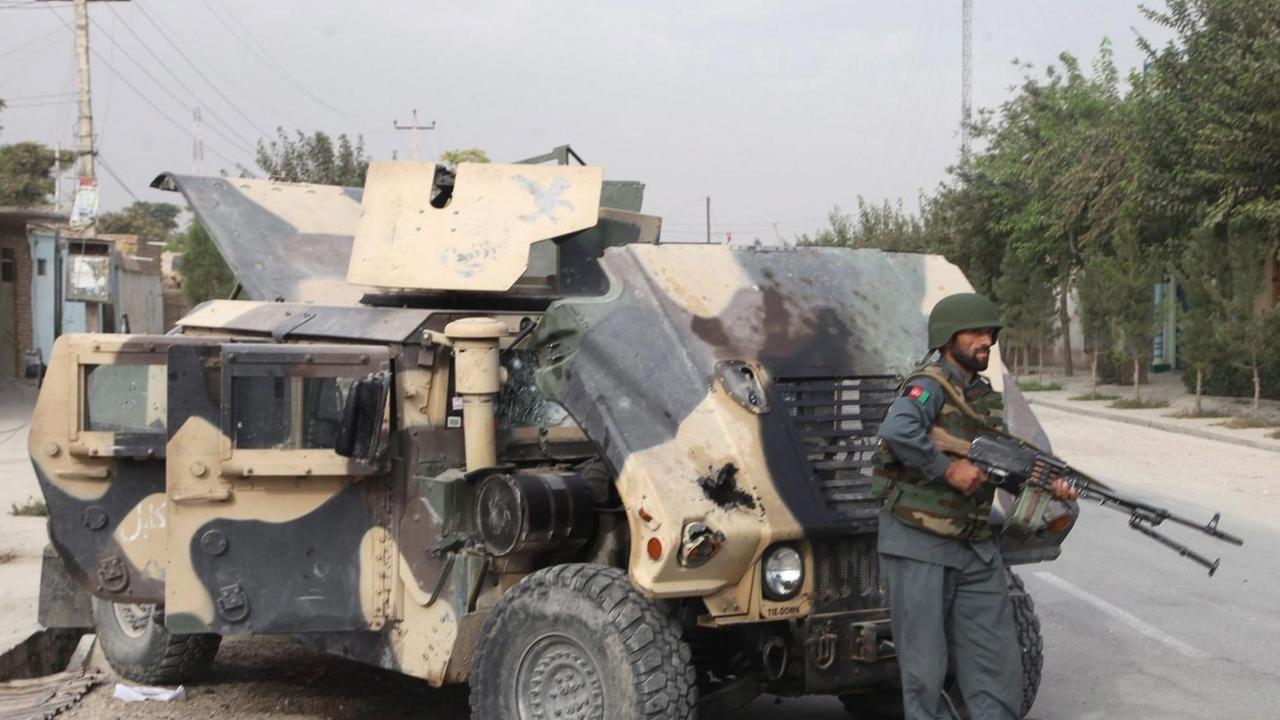 Afghanische Armee in Kundus (3.10.2015). Afghanische Armee in Kundus (3.10.2015).