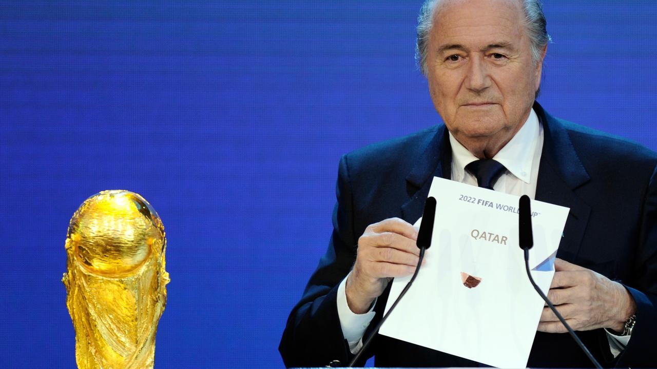 Fifa-Präsident Joseph Blatter bei der Bekanntgabe der WM-Ausrichter 2018 und 2022 Fifa-Präsident Joseph Blatter bei der Bekanntgabe der WM-Ausrichter 2018 und 2022