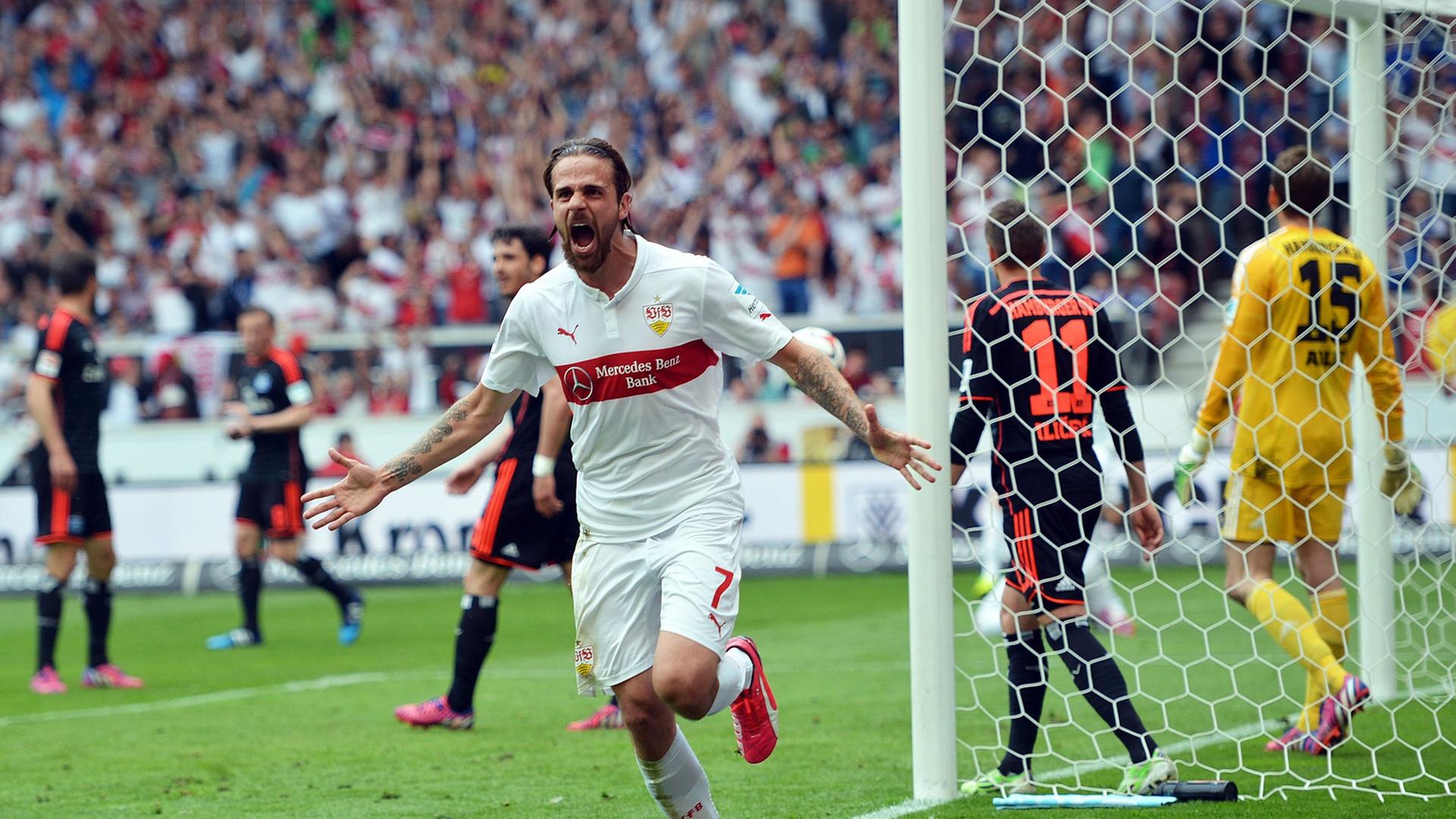 Der Stuttgarter Martin Harnik jubelt über sein Tor zum 2:1. Der Stuttgarter Martin Harnik jubelt über sein Tor zum 2:1.