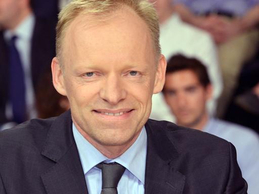 ZEW-Präsident Clemens Fuest während der ZDF-Talkshow "Maybrit Illner"