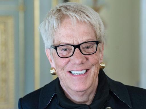 Porträt von Carla del Ponte, die ehemalige Chefanklägerin des Internationalen Strafgerichtshof für Verbrechen in Jugoslawien und in Ruanda, 23.02.2018 in Wiesbaden. Dort wurde sie mit dem Hessischen Friedenspreis ausgezeichnet.