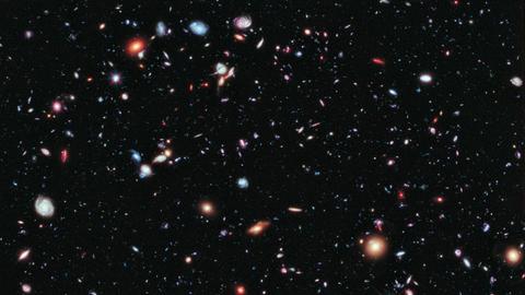 Das Foto kombiniert Hubble-Bilder aus den vergangenen Jahren und liefert damit den wohl tiefsten Einblick in das Universum, der je gemacht wurde.