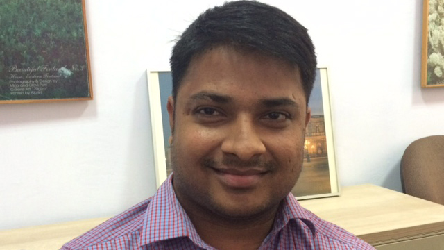 Der 28-jährige Inder Jagdish Rajpurohit schreibt seine Doktorarbeit über die Bundeskanzlerin Angela Merkel. Der 28-jährige Inder Jagdish Rajpurohit schreibt seine Doktorarbeit über die Bundeskanzlerin Angela Merkel.