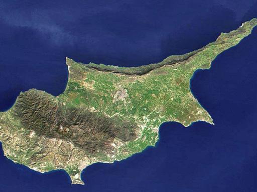 Das mit dem Bildgebungs-Radiospektrometer Moderate-resolution Imaging Spectroradiometer (MODIS) der NASA erzeugte Bild zeigt die Insel Zypern.