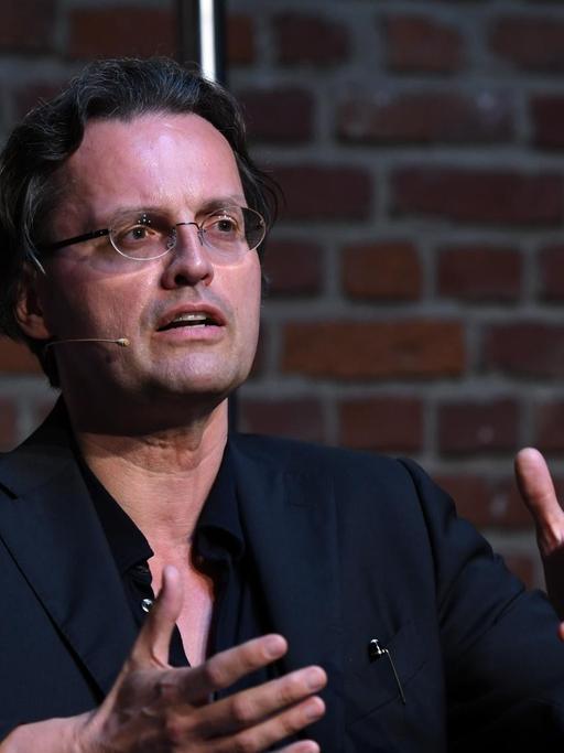 Der Medienwissenschaftler und Autor Bernhard Pörksen liest und diskutiert am 09.06.2018 in Köln auf der 6. phil.cologne.