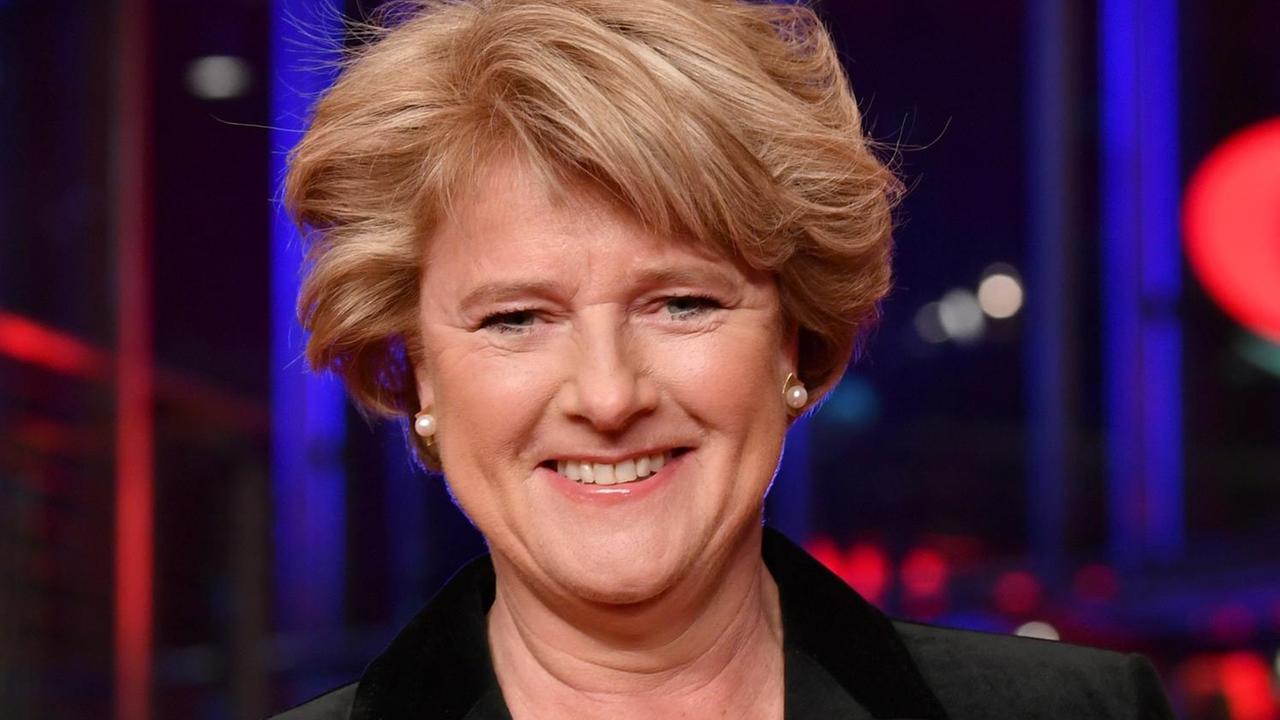 Kulturstaatsministerin Monika Grütters auf dem roten Teppich bei der Eröffnung der Berlinale 2018 Kulturstaatsministerin Monika Grütters auf dem roten Teppich bei der Eröffnung der Berlinale 2018