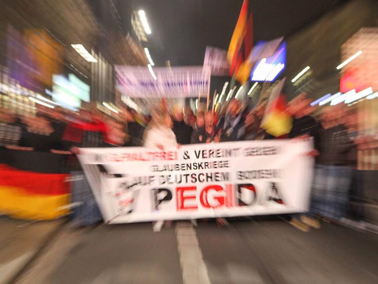 Die Pegida Demonstration in Dresden, Deutschland.
