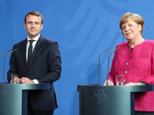 Frankreichs Präsident Emmanuel Macron mit Bundeskanzlerin Merkel in Berlin