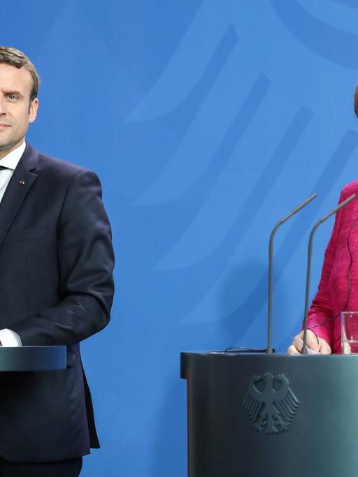 Frankreichs Präsident Emmanuel Macron mit Bundeskanzlerin Merkel in Berlin