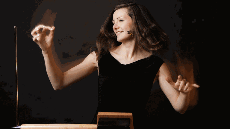 Die Theremin-Spielerin und Komponistin Carolina Eyck Die Theremin-Spielerin und Komponistin Carolina Eyck