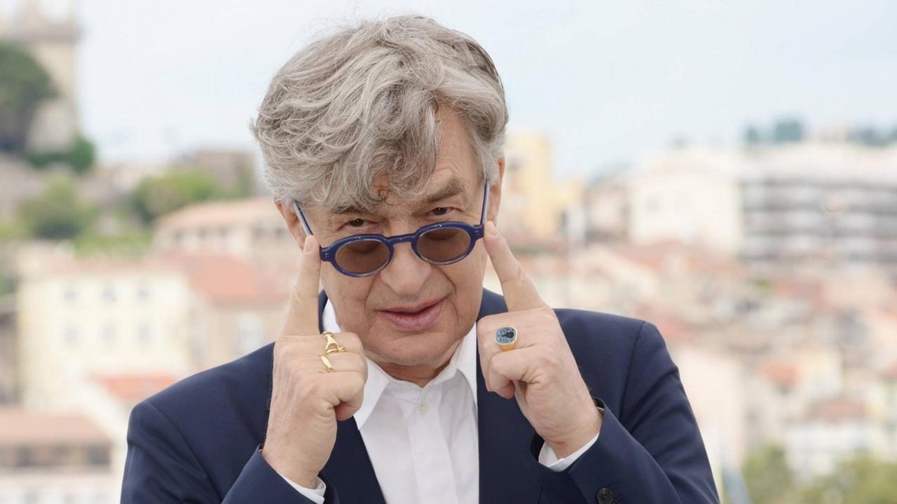 May 13, 2018 - Cannes, France - CANNES, FRANCE - MAY 13: Director Wim Wenders attends the photocall for Pope Francis - A Man Of His Word during the 71st annual Cannes Film Festival at Palais des Festivals on May 13, 2018 in Cannes, France. Cannes France PUBLICATIONxINxGERxSUIxAUTxONLY - ZUMAi09_ 20180513_zaf_i09_013 Copyright: xFrederickxInjimbertx May 13, 2018 - Cannes, France - CANNES, FRANCE - MAY 13: Director Wim Wenders attends the photocall for Pope Francis - A Man Of His Word during the 71st annual Cannes Film Festival at Palais des Festivals on May 13, 2018 in Cannes, France. Cannes France PUBLICATIONxINxGERxSUIxAUTxONLY - ZUMAi09_ 20180513_zaf_i09_013 Copyright: xFrederickxInjimbertx