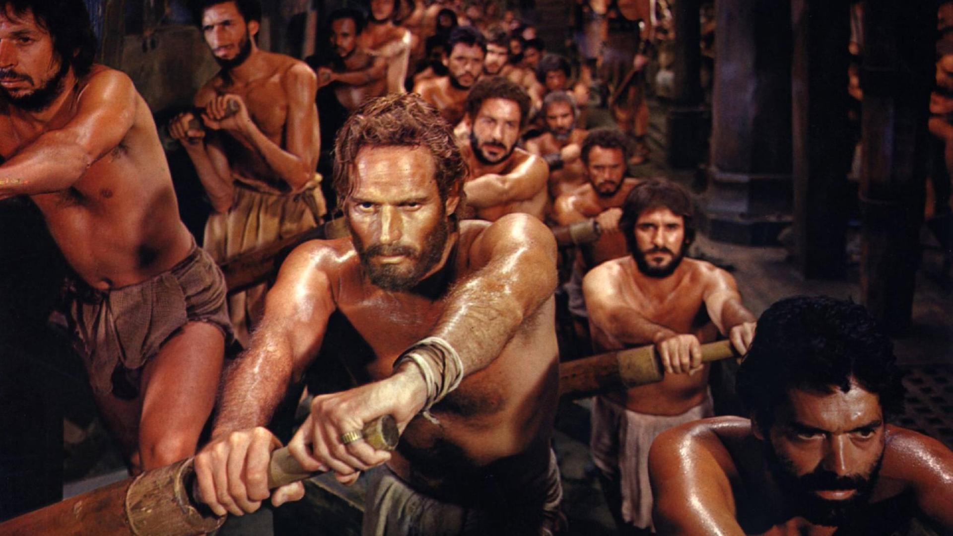 Filmszene im Inneren einer Galere aus Ben Hur mit Charlton Heston unter der Regie von William Wyler aus dem Jahr 1959. Filmszene im Inneren einer Galere aus Ben Hur mit Charlton Heston unter der Regie von William Wyler aus dem Jahr 1959.