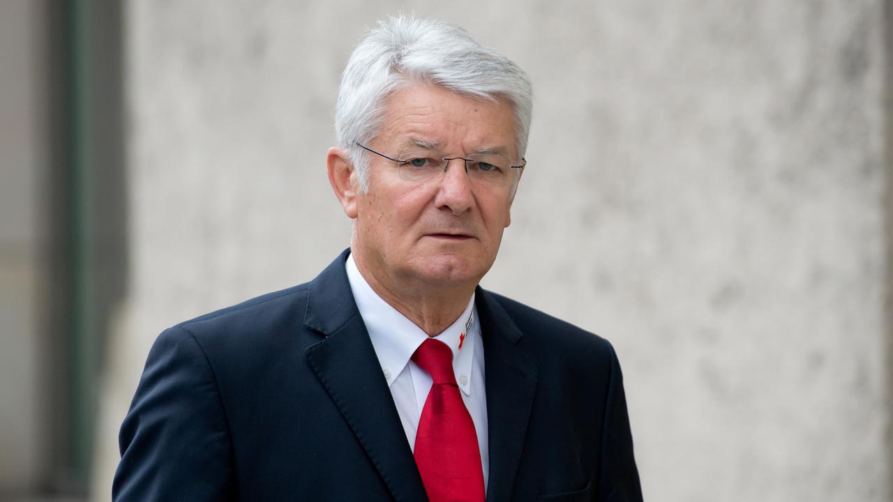 Präsident des bayerischen roten Kreuzes (BRK): Theo Zellner Präsident des bayerischen roten Kreuzes (BRK): Theo Zellner