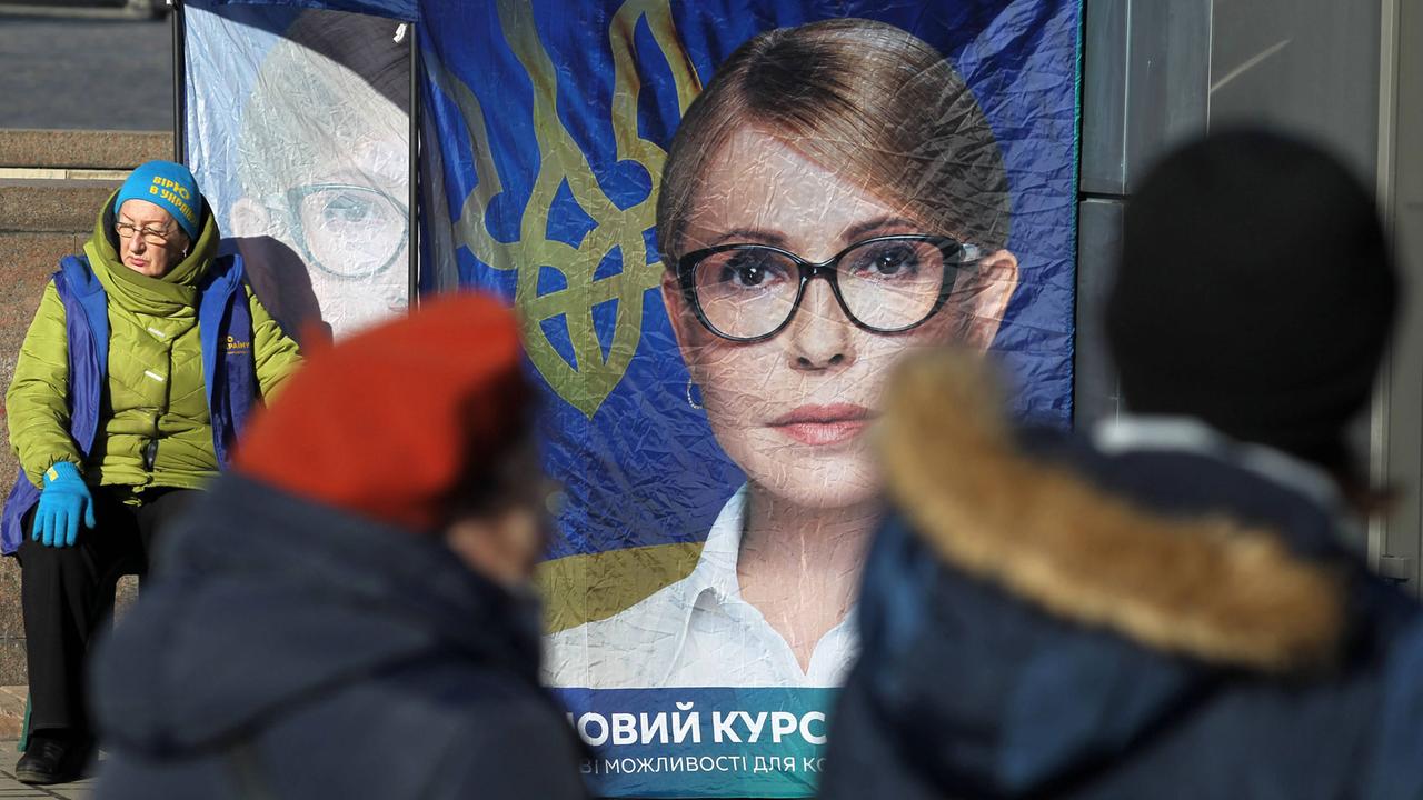 Wahlplakat der ukrainischen Präsidentschaftskandidatin Julija Tymoschenko am 13. März 2019 in Kiew. Wahlplakat der ukrainischen Präsidentschaftskandidatin Julija Tymoschenko am 13. März 2019 in Kiew.