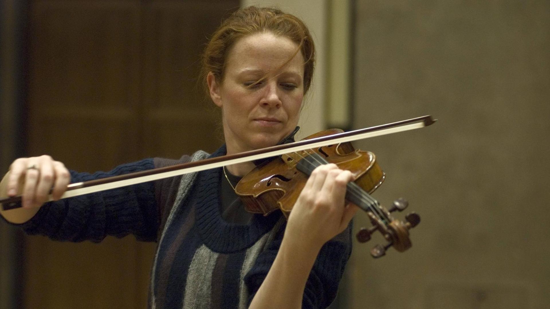 München, Herkulessaal 2008 Carolin Widmann *** Munich Hercules Hall 2008 Carolin Widmann Copyright: MichelxNeumeister München, Herkulessaal 2008 Carolin Widmann *** Munich Hercules Hall 2008 Carolin Widmann Copyright: MichelxNeumeister