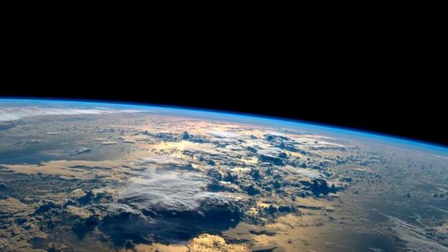 Die Erde aus dem Weltraum betrachtet 