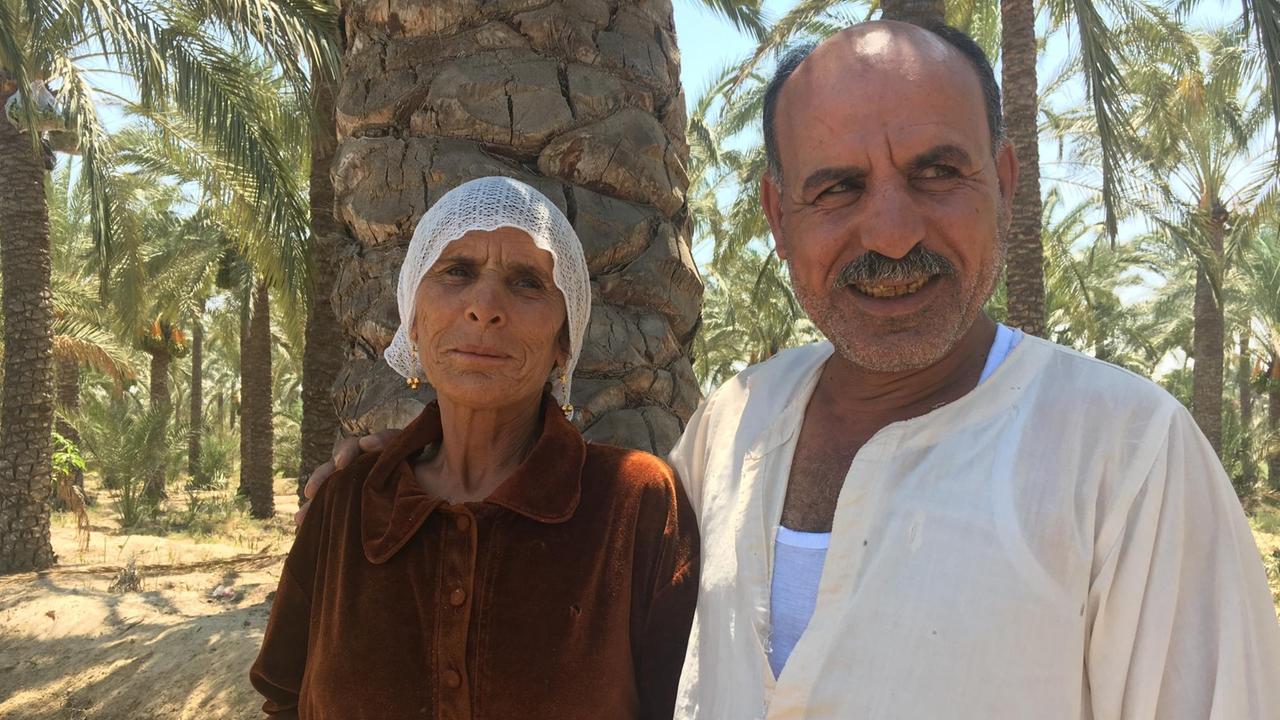 Der ägyptische Landwirt Mansour und seine Frau Kahmisa sind besorgt über die schlechte Wasserqualität des Nil.