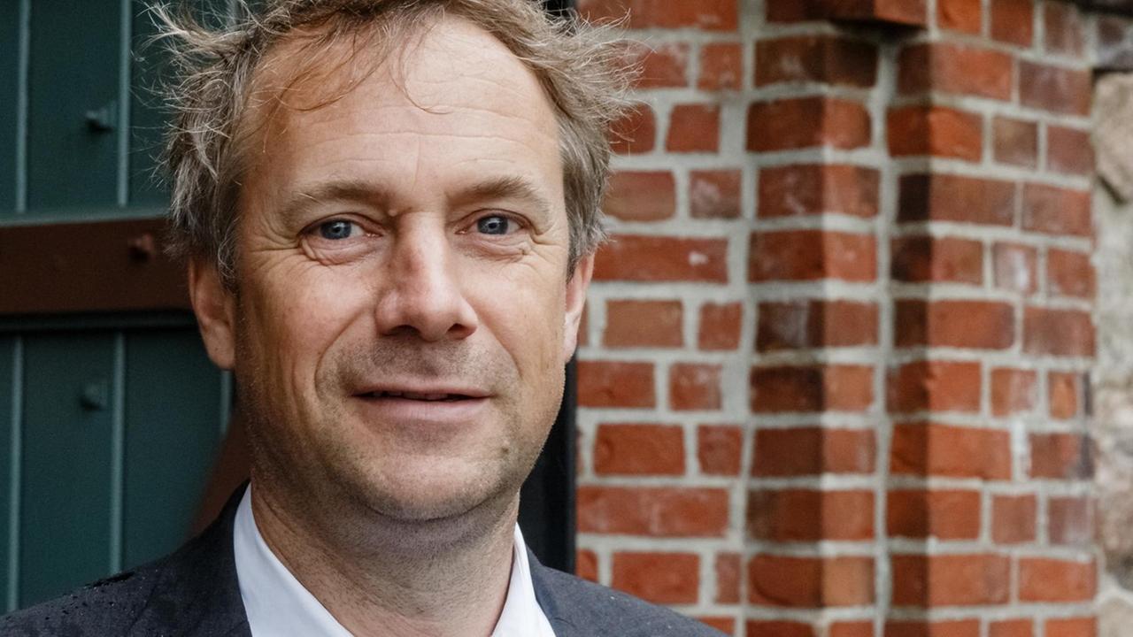 Jo Lendle, Verleger des Hanser Verlags, 2019, Foto: Markus Scholz/dpa | Verwendung weltweit Jo Lendle, Verleger des Hanser Verlags, 2019, Foto: Markus Scholz/dpa | Verwendung weltweit