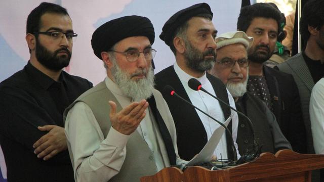 Gulbuddin Hekmatyar, Führer der Hizb-e-Islami of Afghanistan, bei einer Rede in Laghman, der östlichen Provinz in Afghanistan, am 29. April 2017.