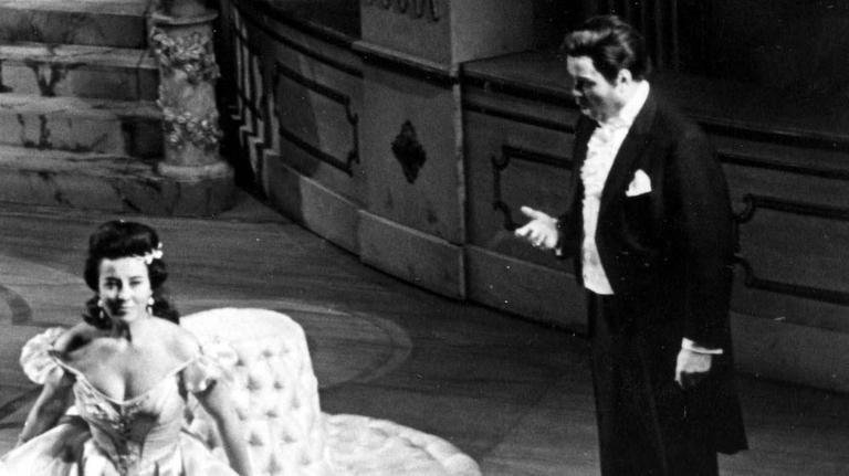 Ideale Interpreten zum ersten: Lisa della Casa in der Titelpartie und Dietrich Fischer-Dieskau als Mandryka in der "Arabella" des Royal Opera House Covent Garden, London 1965 Ideale Interpreten zum ersten: Lisa della Casa in der Titelpartie und Dietrich Fischer-Dieskau als Mandryka in der "Arabella" des Royal Opera House Covent Garden, London 1965