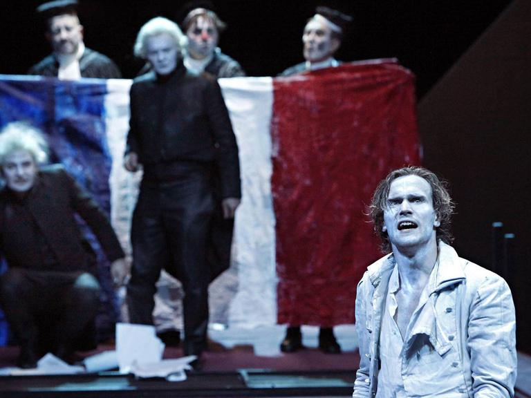 "Dantons Tod" am Berliner Ensemble unter der Regie von Claus Peymann