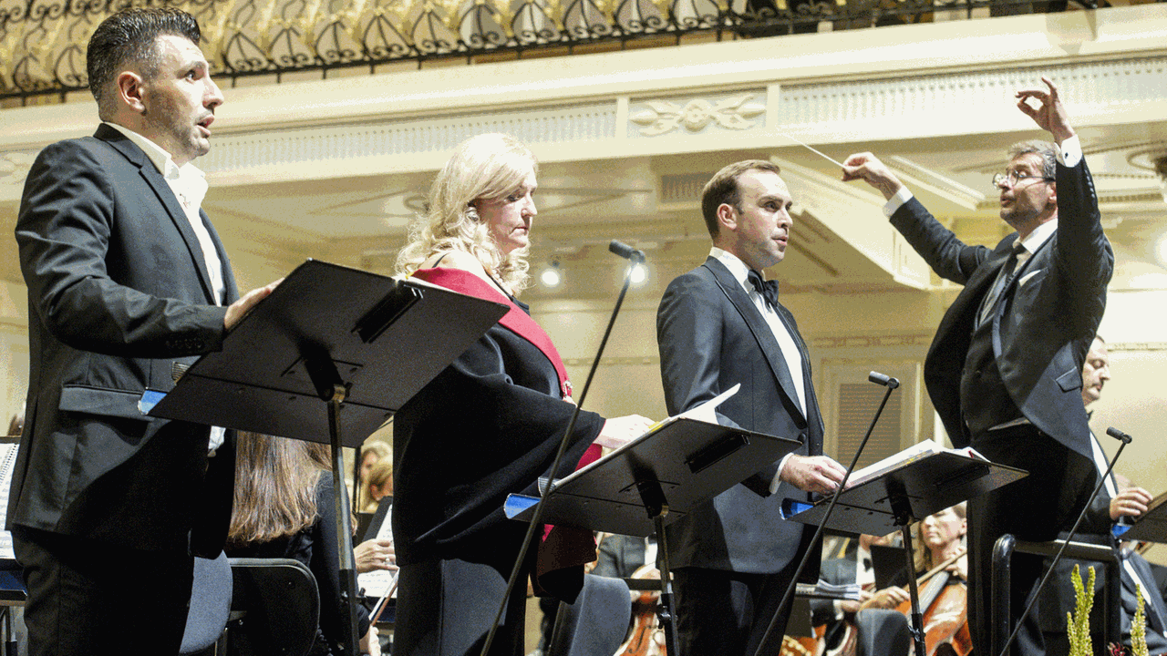 Die Solisten und der Dirigent der Aufführung der Ponchielli-Oper "I Lituani" am 5.9. in der Nationalphilharmonie Vilnius Die Solisten und der Dirigent der Aufführung der Ponchielli-Oper "I Lituani" am 5.9. in der Nationalphilharmonie Vilnius