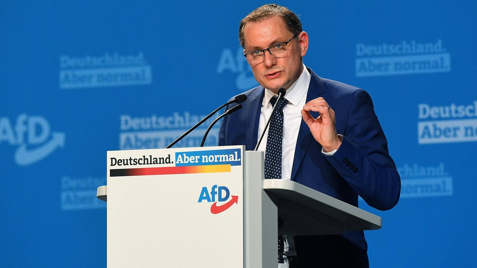 Der Bundessprecher der AfD, Tino Chrupalla, beim 12. Bundesparteitag in Dresden. Der Bundessprecher der AfD, Tino Chrupalla, beim 12. Bundesparteitag in Dresden.