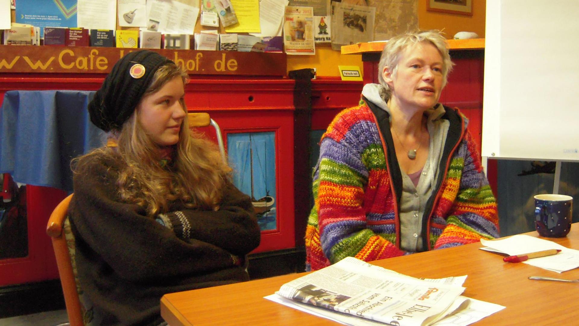 Friedensaktivistin Katja Tempel und ihre Tochter Clara. Friedensaktivistin Katja Tempel und ihre Tochter Clara.