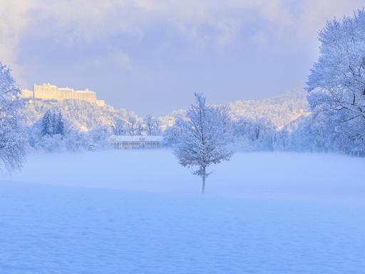 Winteridylle mit Schnee bei Hohensalzburg