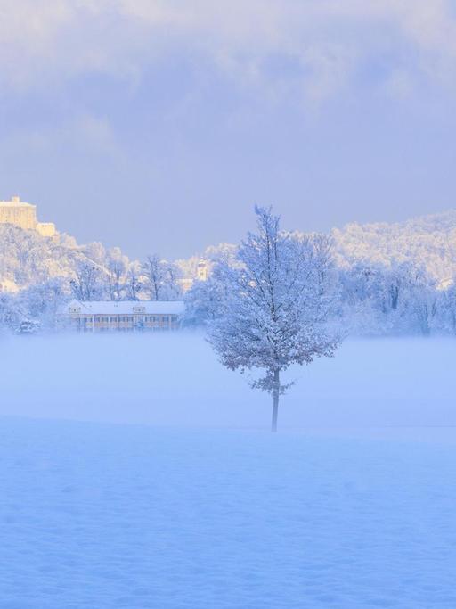 Winteridylle mit Schnee bei Hohensalzburg